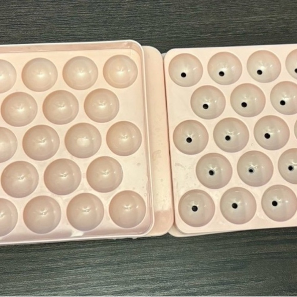 Ice CubeTray - Picture 3 of 3